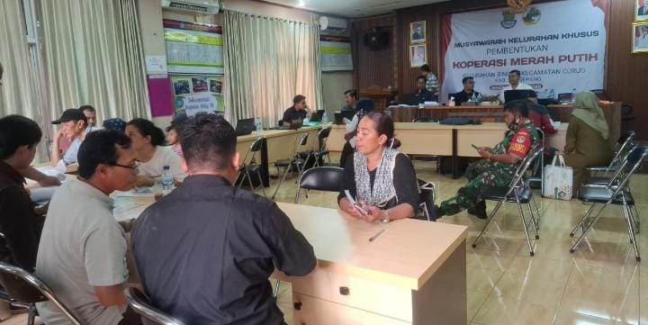 Pembuatan Akta Kelahiran di Kelurahan Binong: Kolaborasi Antara Kodim 0510/TRS dan Disdukcapil Kabupaten Tangerang