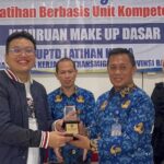 Abraham dan Disnakertrans Banten Tingkatkan Peluang Usaha Perempuan Muda Melalui Pelatihan Kecantikan