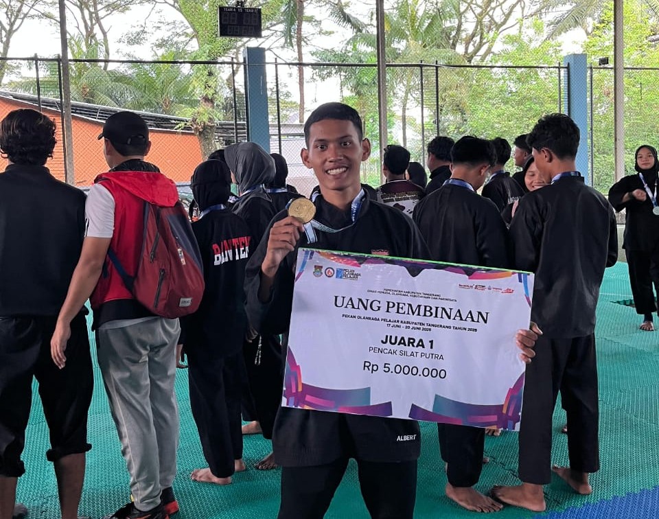 Dipekan Olah Raga Pelajaran, Siswa SMAN 11 Kabupaten Tangerang Raih Juara 1 Cabang Pencak Silat Putra