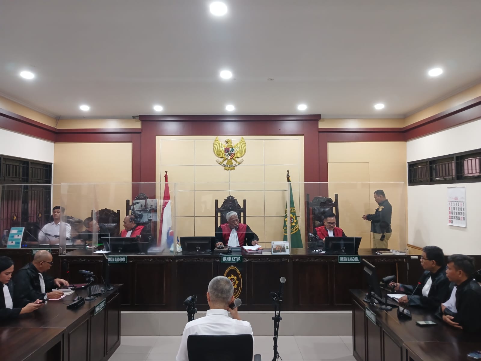 Putusan Sela, Hakim Menolak Dakwaan Kuasa Hukum Charlie Chandra