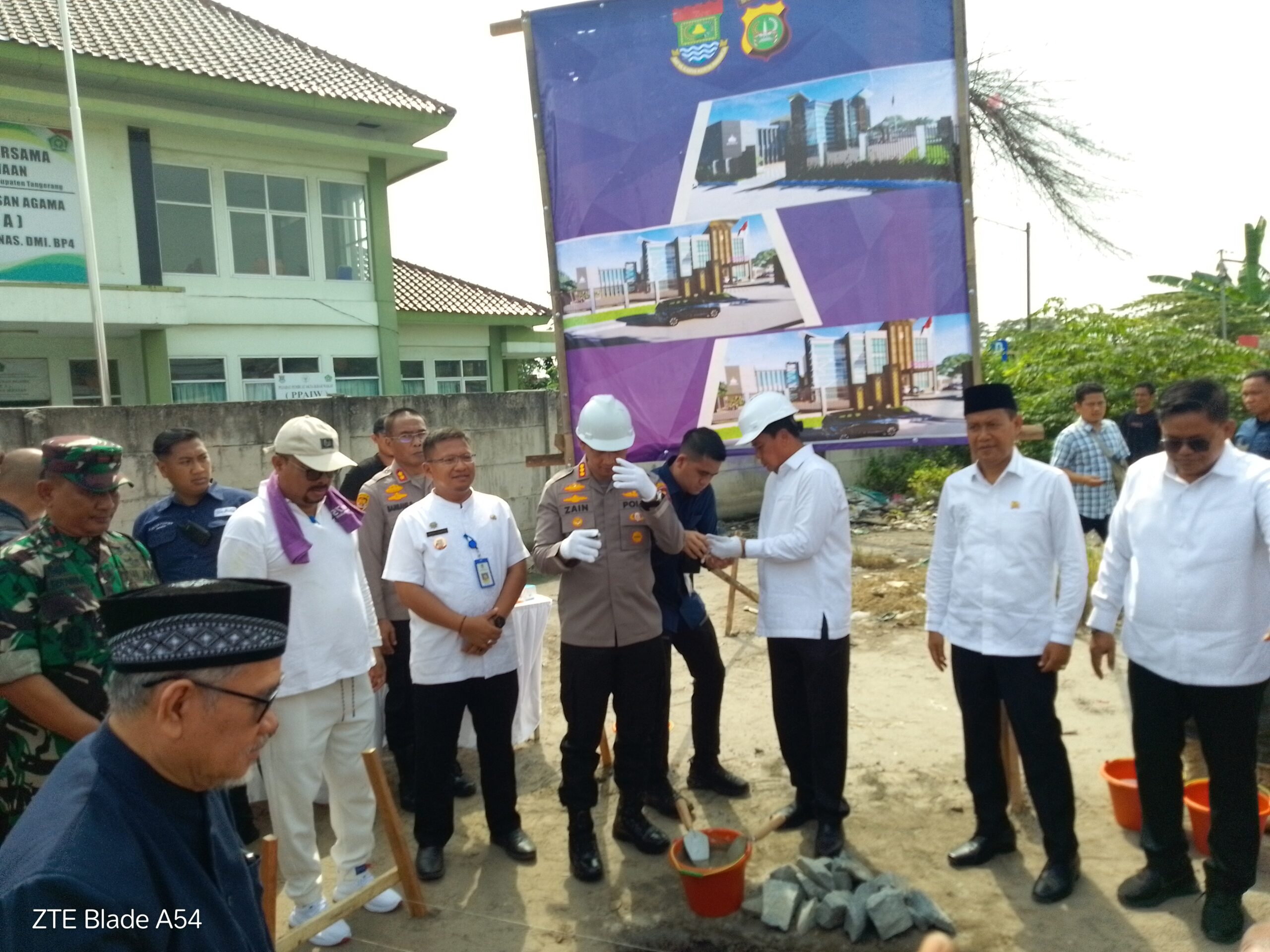 Bupati Tangerang dan Kapolres Metro Tangerang Kota Resmikan Peletakan Batu Pertama Pembangunan Gedung Mako Polsek Sepatan