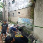Antusias Warga Pondok Jaya, Bersihkan Solokan Pembuang Air Rumah Tangga