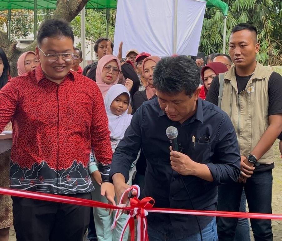 Abraham Garuda Laksono dan Bonnie Triyana: Mendorong Literasi Melalui Mobil Perpustakaan Keliling