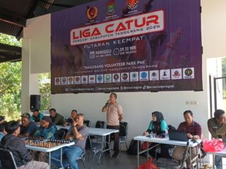 Kompetisi Catur di Putaran Keempat Seru, pada Hari Catur Sedunia