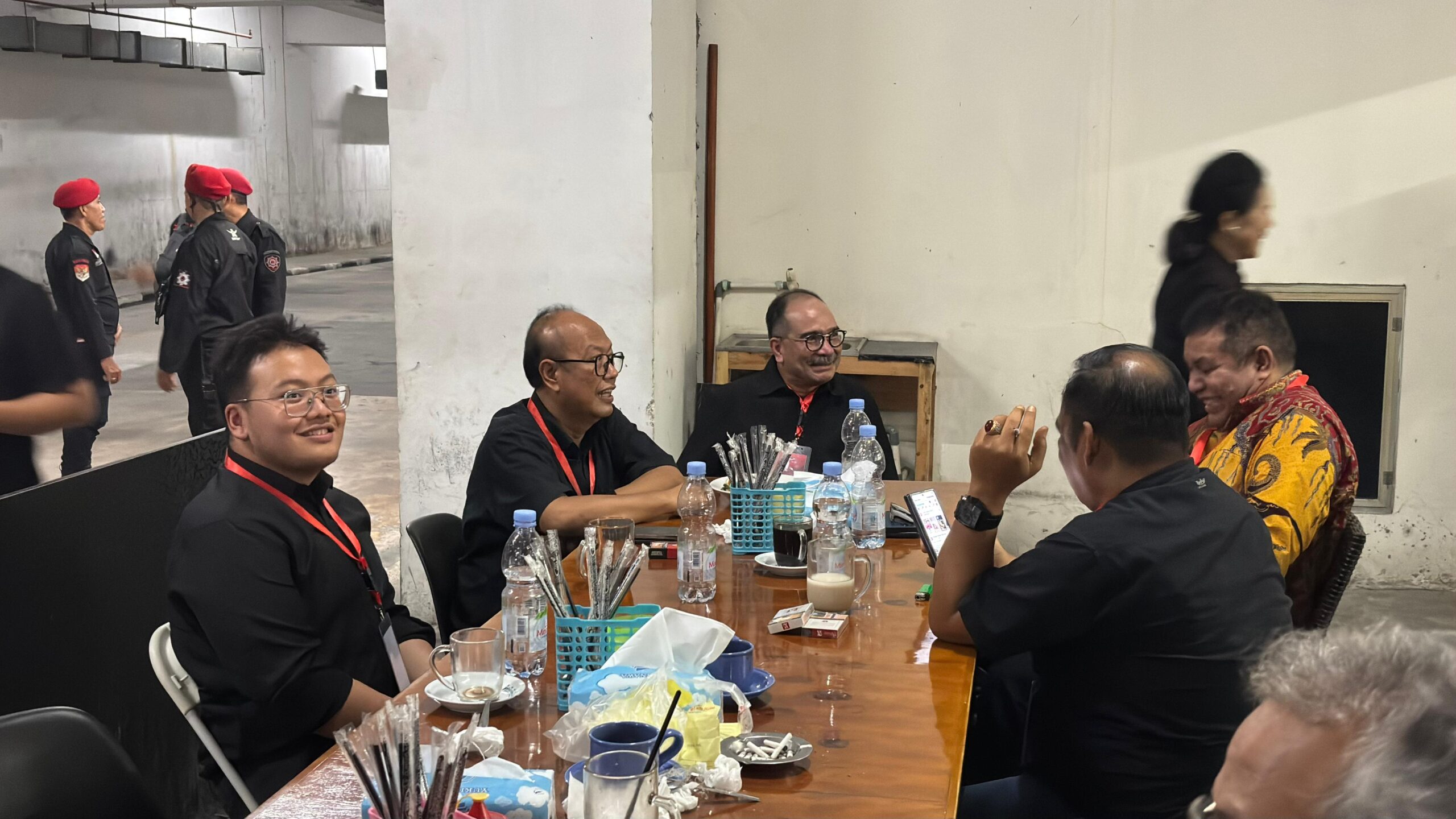 Abraham Garuda Laksono Kawal Sidang Putusan Hasto Kristiyanto di PN Jakarta